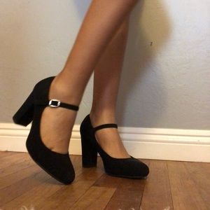 Black Mary Jane pumps